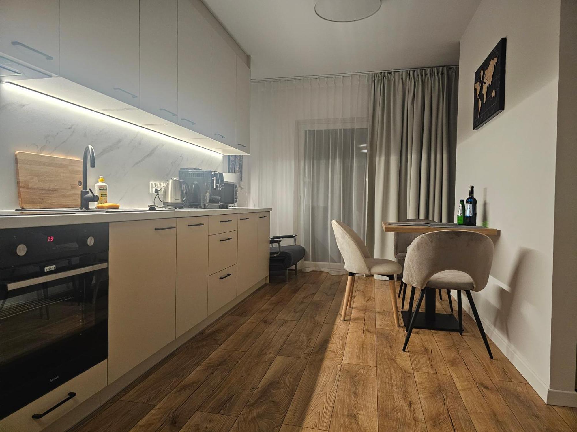 City Sense New Apartments - Main Station And City Center Wroclaw Exterior photo